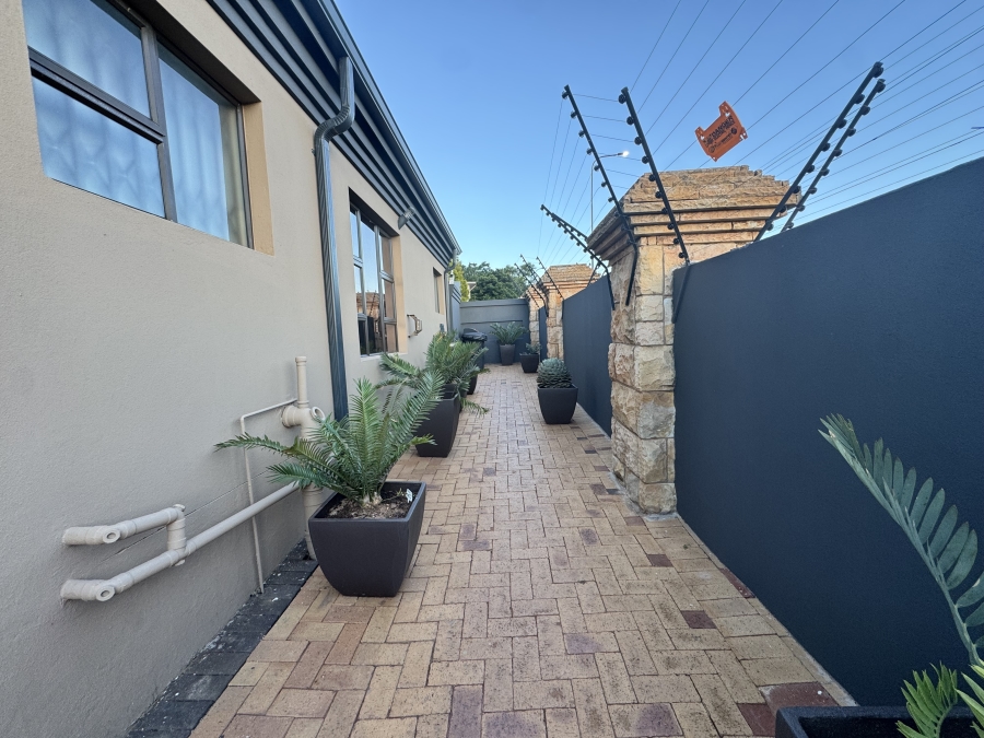 4 Bedroom Property for Sale in Wilkoppies North West